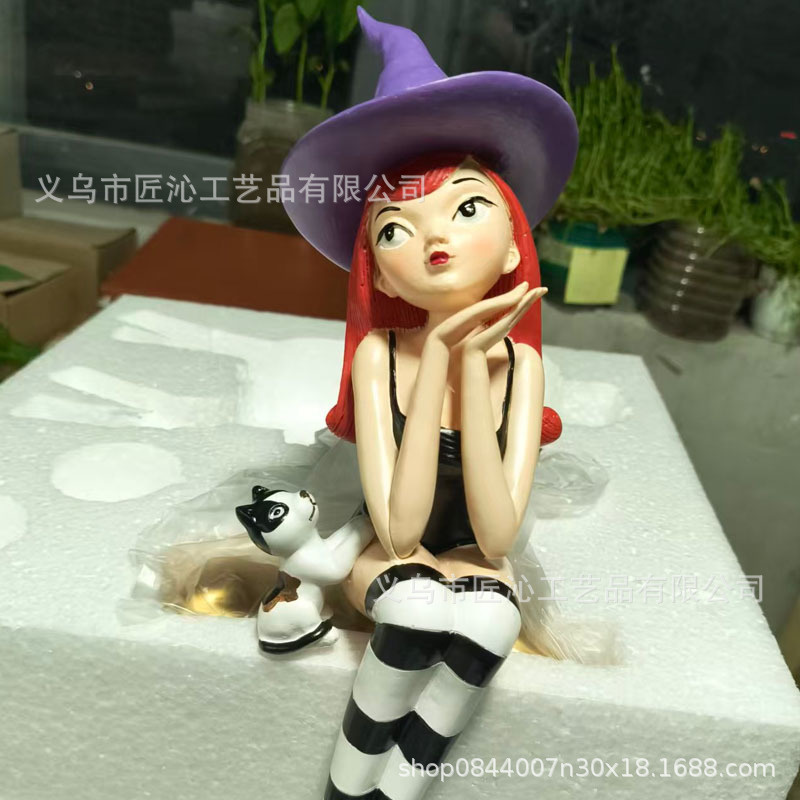 Halloween Witch Figurine Sitti - огляд і ціна Desk Setup Green