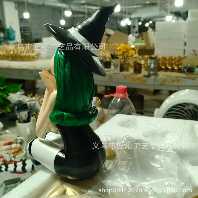 Halloween Witch Figurine Sitti - огляд і ціна Desk Setup Green